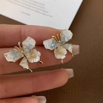Earrings for women korean stylish Studs golden ear ring...