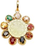 Green Cat Eye green lehsunia gemstone pendant for astro...