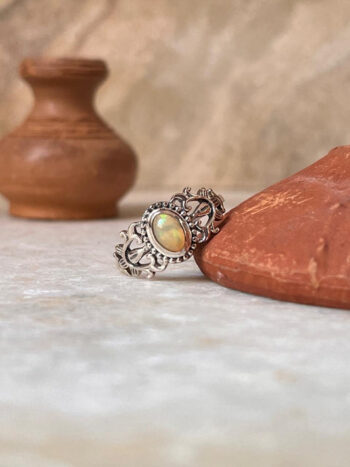 Vintage Motif Opal 925 Sterling Silver Ring