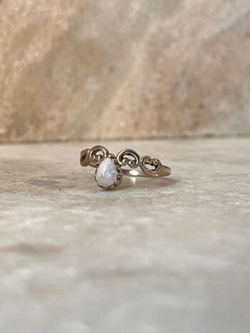 Moonstone Crown Pear 925 Sterling Silver Ring