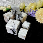 Rainbow Moonstone Cube (Balance Hormones)
